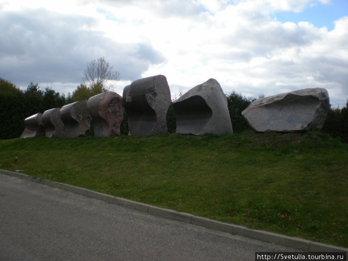 Vilnoja-парк скульптур и озеро. Вильнюс, Литва