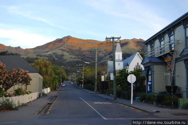 Улица и горы Акароа, Новая Зеландия