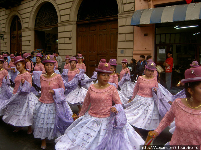 Карнавал в Лиме. Перуанки, как правило метиски, попадаются очень симпатичные Перу