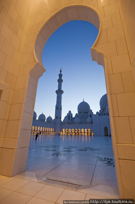 Абу Даби, мечеть Шейха Зайеда Абу-Даби, ОАЭ