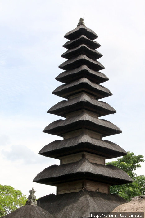 Многоярусная соломенная пагода Убуд, Индонезия