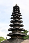 Многоярусная соломенная пагода