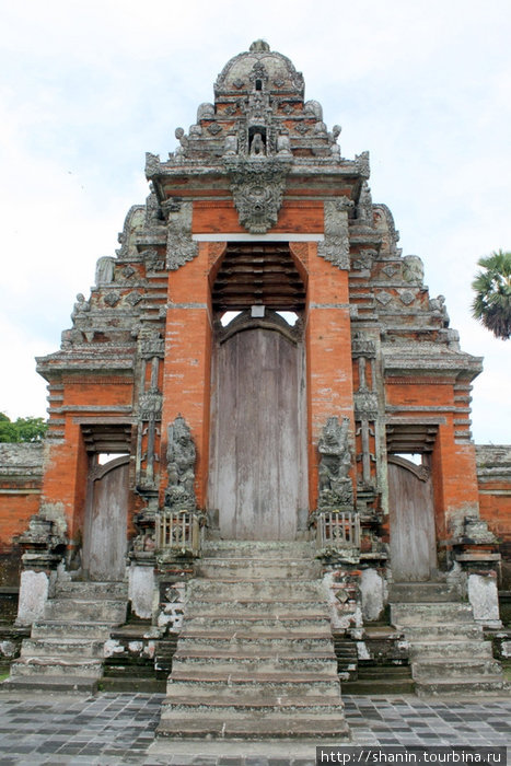 Ворота Убуд, Индонезия
