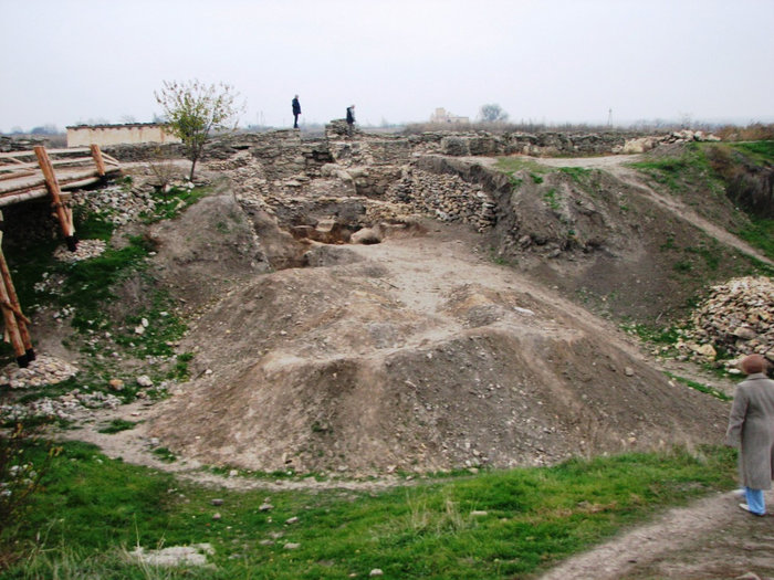 Мостик через ров. Танаис (археологический заповедник), Россия