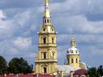 Петропавловский собор (архитектор Доменико Трезини, возведён в 1712 – 1733 гг.) — усыпальница российских императоров