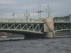 Мосты нависли над водами. Всего в Петербурге 342 моста, из них 21 разводной мост
