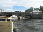 Прачечный мост через Фонтанку соединяет Дворцовую набережную и набережную Кутузова