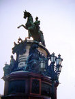 Памятник императору Николаю I на Исаакиевской площади (открыт 25 июля 1859 года) установлен на одной оси с Медным всадником на Сенатской площади
