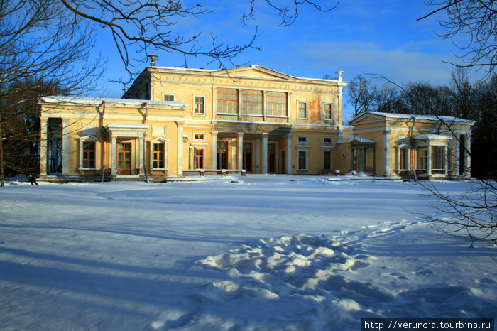 Дворец принца  Лейхтенбергского. Петергоф, Россия