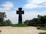 Памятник жертвам трагедии.
