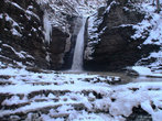 Нижний каскад водопада Руфабго зимой.