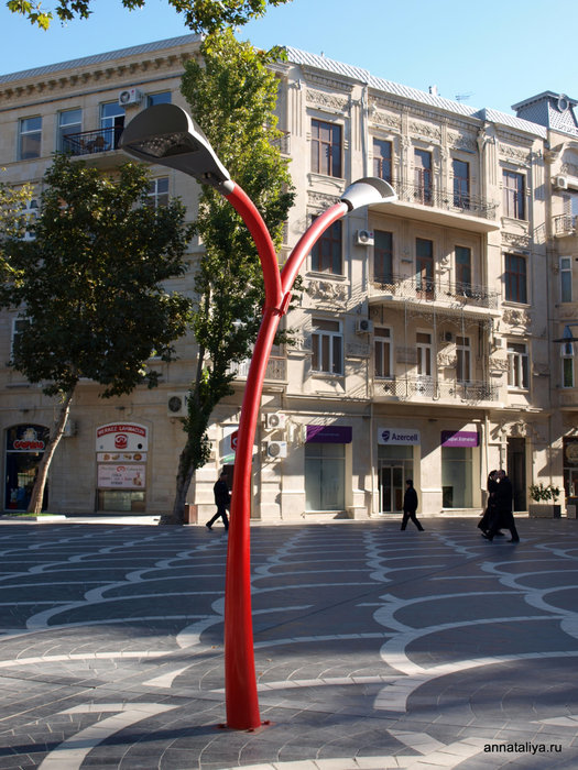 Фонари на улице Низами Баку, Азербайджан
