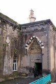 Вход в мечеть Шерефие