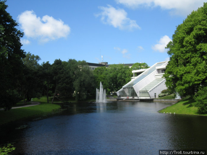 Удачно вписанная современная архитектура Рига, Латвия