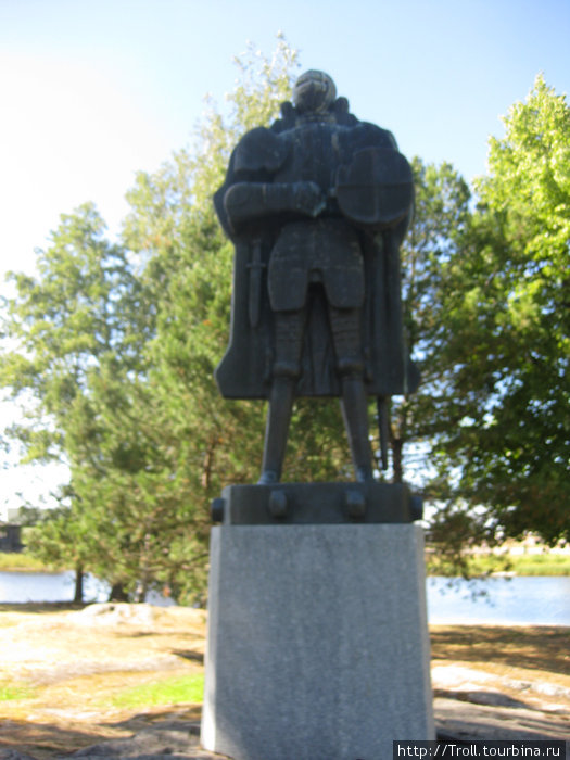 Памятник Эрику Аксельссону Савонлинна, Финляндия