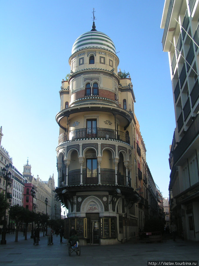 Украшение главной улицы Севилья, Испания