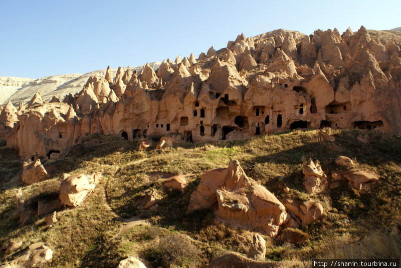 Пещеры в склоне горы Чавушин, Турция