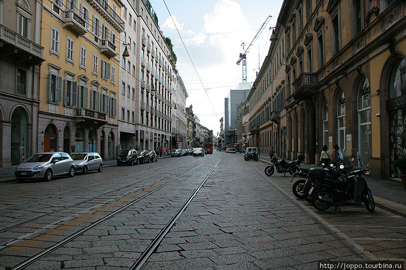 На этой улице я услышал второго свистуна. Милан, Италия