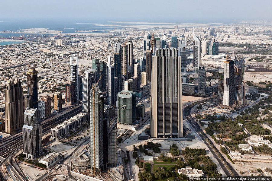 Нередко арабы привлекают звёзд мировой архитектуры, но это не всегда помогает. Башня Индекс высотой 328 м (80 этажей) была построена по проекту Нормана Фостера. ОАЭ