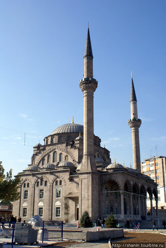 Мечеть Улу Джами на центральной площади Кайсери