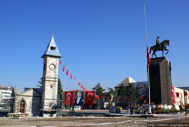 На центральной площади Кайсери Кайсери, Турция