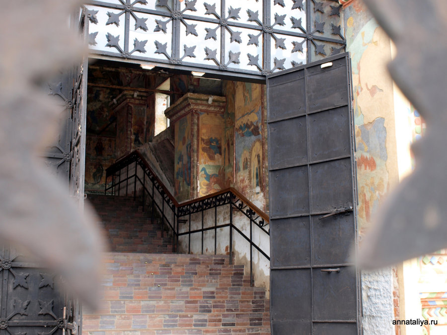 Лестница в церковь Ярославль, Россия