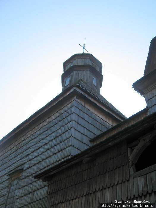 Вид на основной купол церкви Воздвижения Честного Креста. Дрогобыч, Украина
