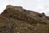 Крепость на краю скалы