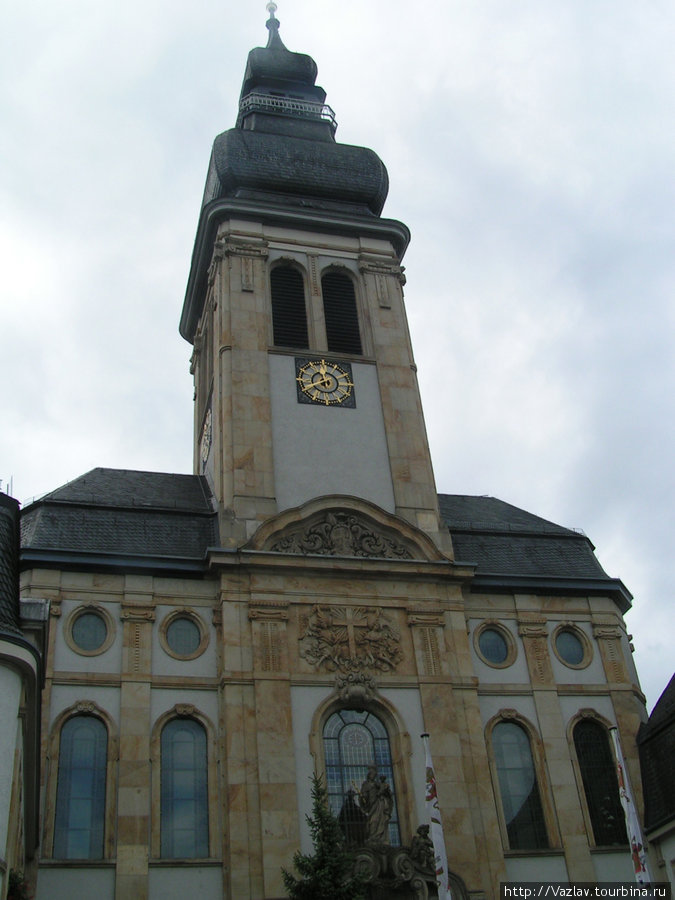 Фасад церкви Оффенбах-на-Майне, Германия
