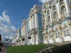 Екатерининский дворец — архитектурный бриллиант Царского Села, созданный гениальным зодчим Ф.Б. Растрелли в 1752 — 1756 гг.