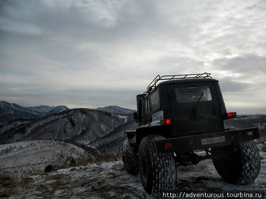 И заберется и спустится с крутых гор И заберется и спустится с крутых гор