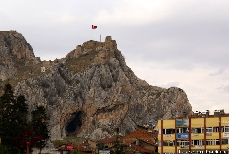 Крепость возвышается над Токатом Токат, Турция