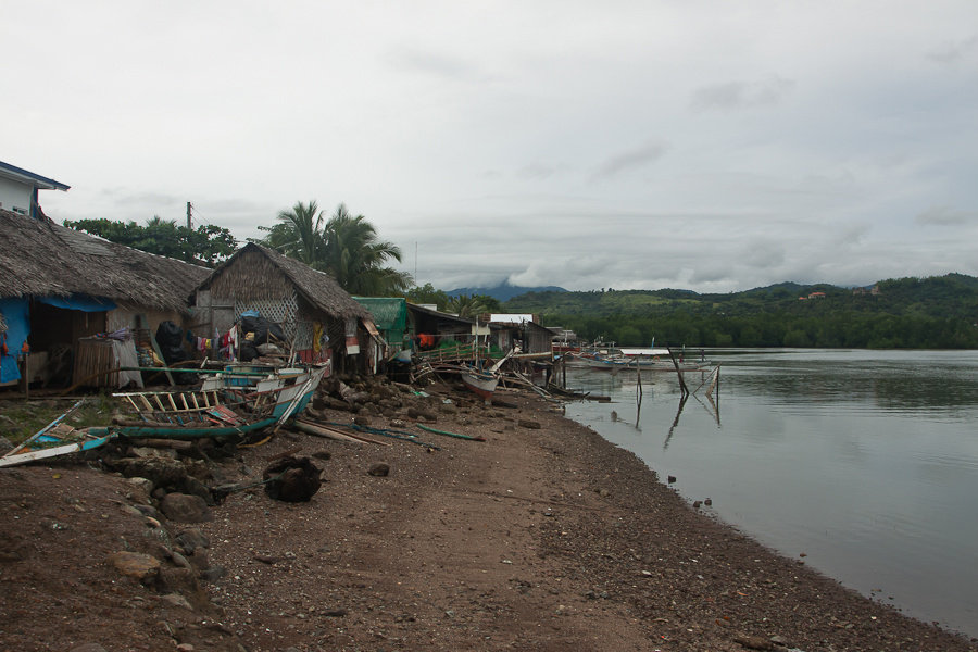 Местный берег на райские острова не очень походил Пуэрто-Принсеса, остров Палаван, Филиппины