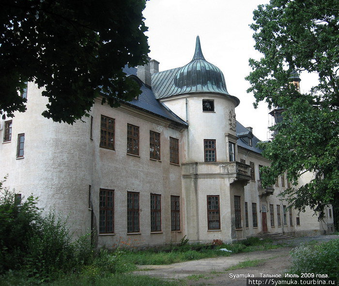 Охотничий домик был построен в 1896 — 1903 годах, как двухэтажный дворец, в форме французских охотничьих замков эпохи Ренессанса при Шуваловых. Тальное, Украина