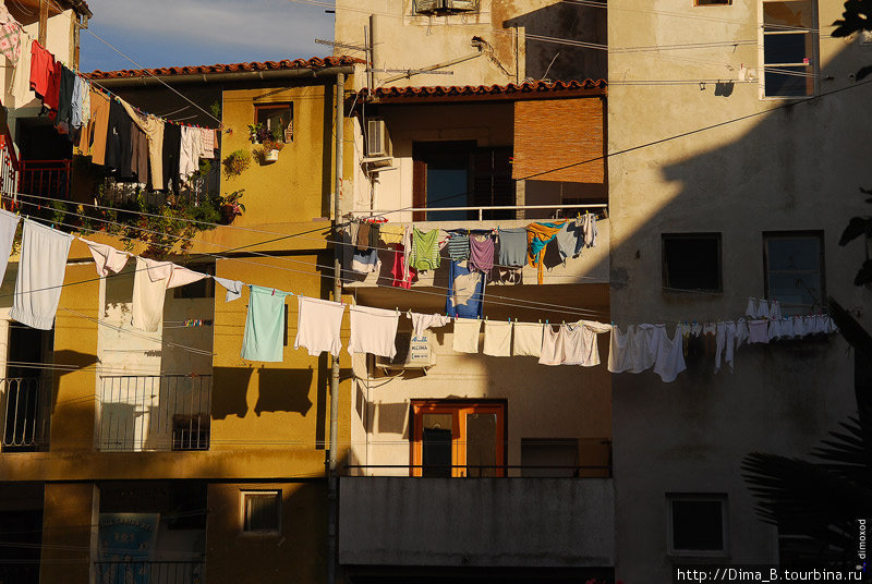 Какие-то места похожи на бедняцкие кварталы Рио-де-Жанейро: Пула, Хорватия