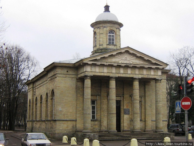 Лютеранская кирха св. Николая возведена в 1825-28 гг. архитектором Д. Квадри на месте деревянной кирхи 1794 года. Гатчина, Россия
