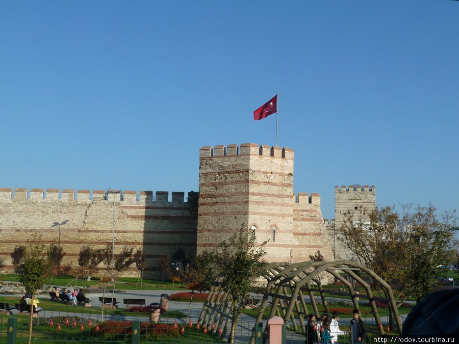 Флаг на башне Стамбул, Турция