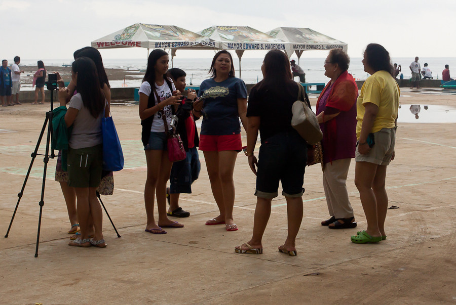 Туристов просто куча! Причем большинство из них — филиппинцы. Сабанг, остров Миндоро, Филиппины