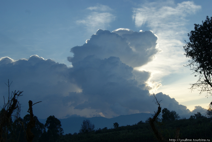 Повелитель облаков Западный регион, Уганда