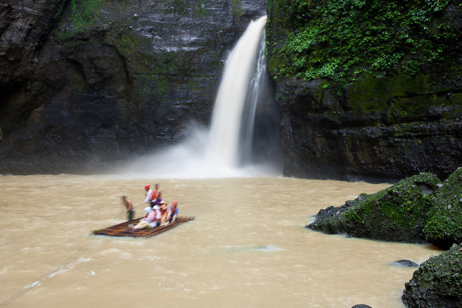 Главный, и практически единственный водопад Пагсаньян, Филиппины