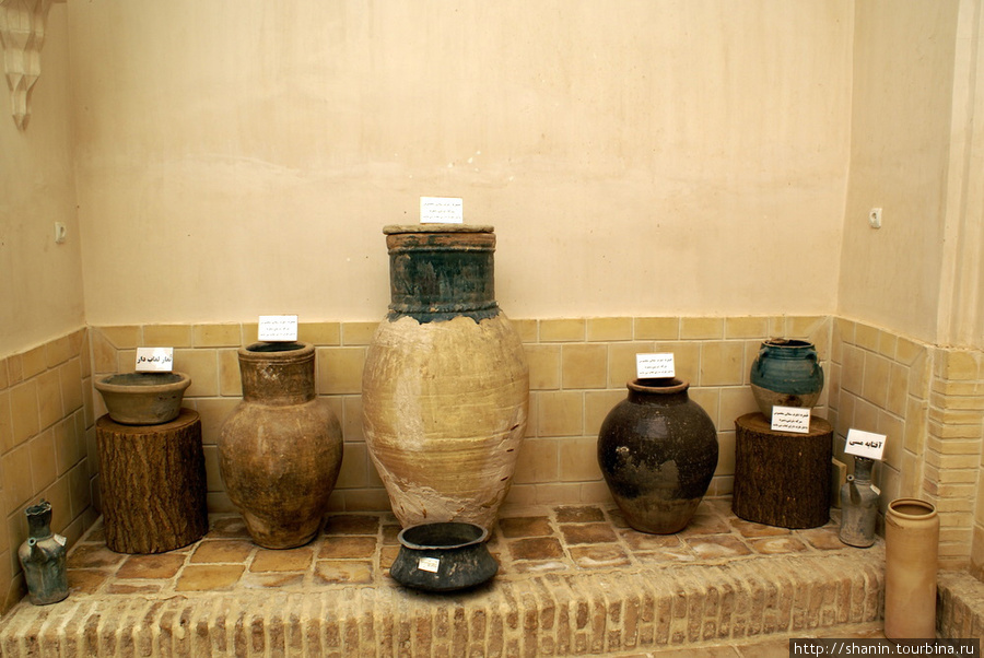 Экспонаты этнографического музея в Кашане Кашан, Иран