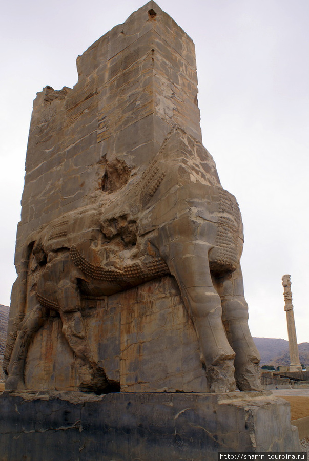 Ворота крылатого коня Персеполь древний город, Иран