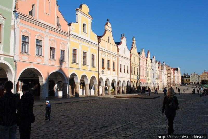 Цветные домики центральной площади Телч, Чехия