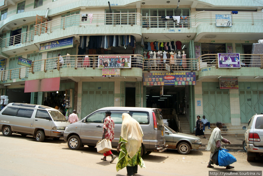 у рынка Кампала, Уганда