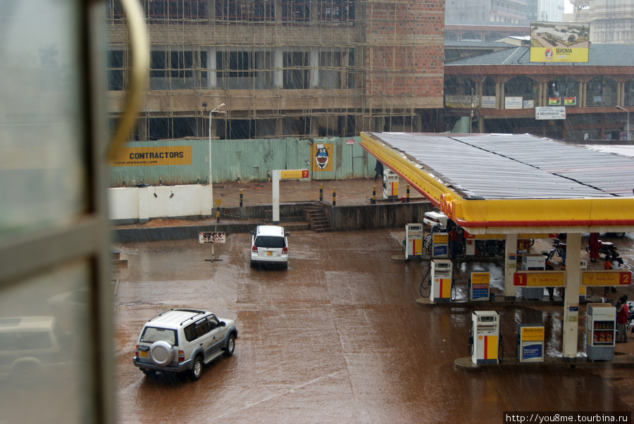 дождь Кампала, Уганда