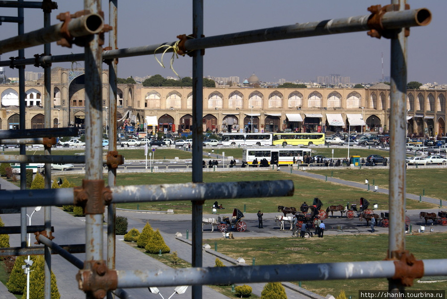 Вид на площадь Имама Хомейни из дворца Али Капу Исфахан, Иран