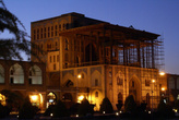 Дворец Али Капу ночью