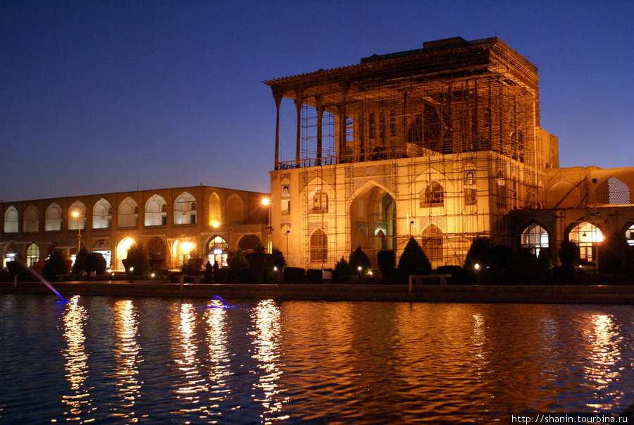 Ночь на площади Имама Хомейни Исфахан, Иран