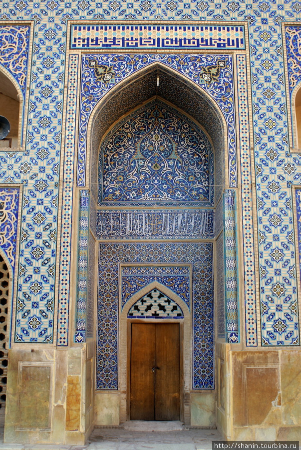 Торжественный портал мечети Джами Исфахан, Иран