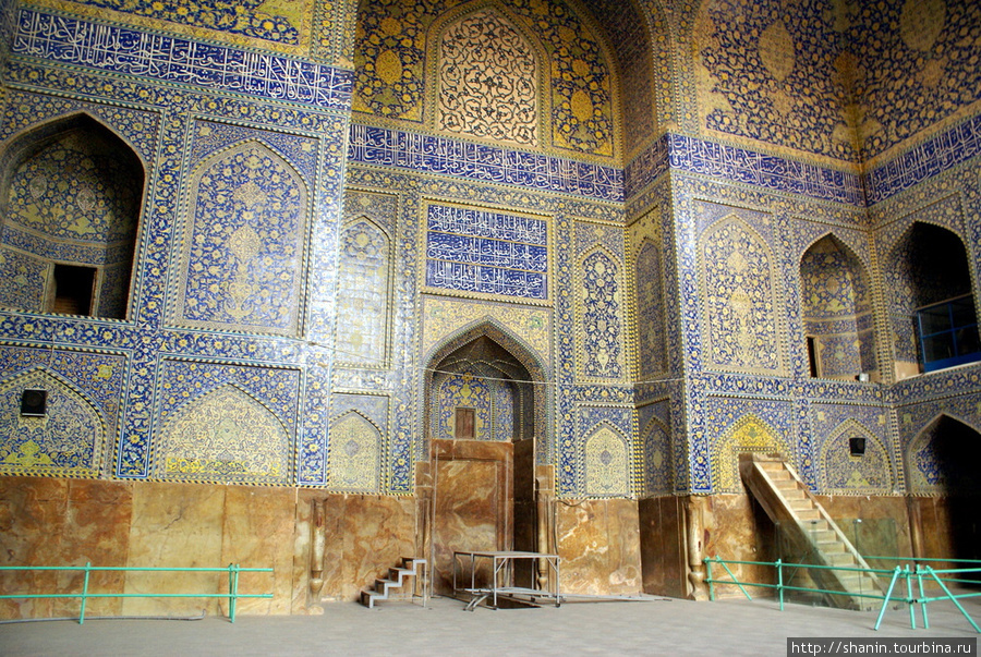 В мечети Джами Исфахан, Иран